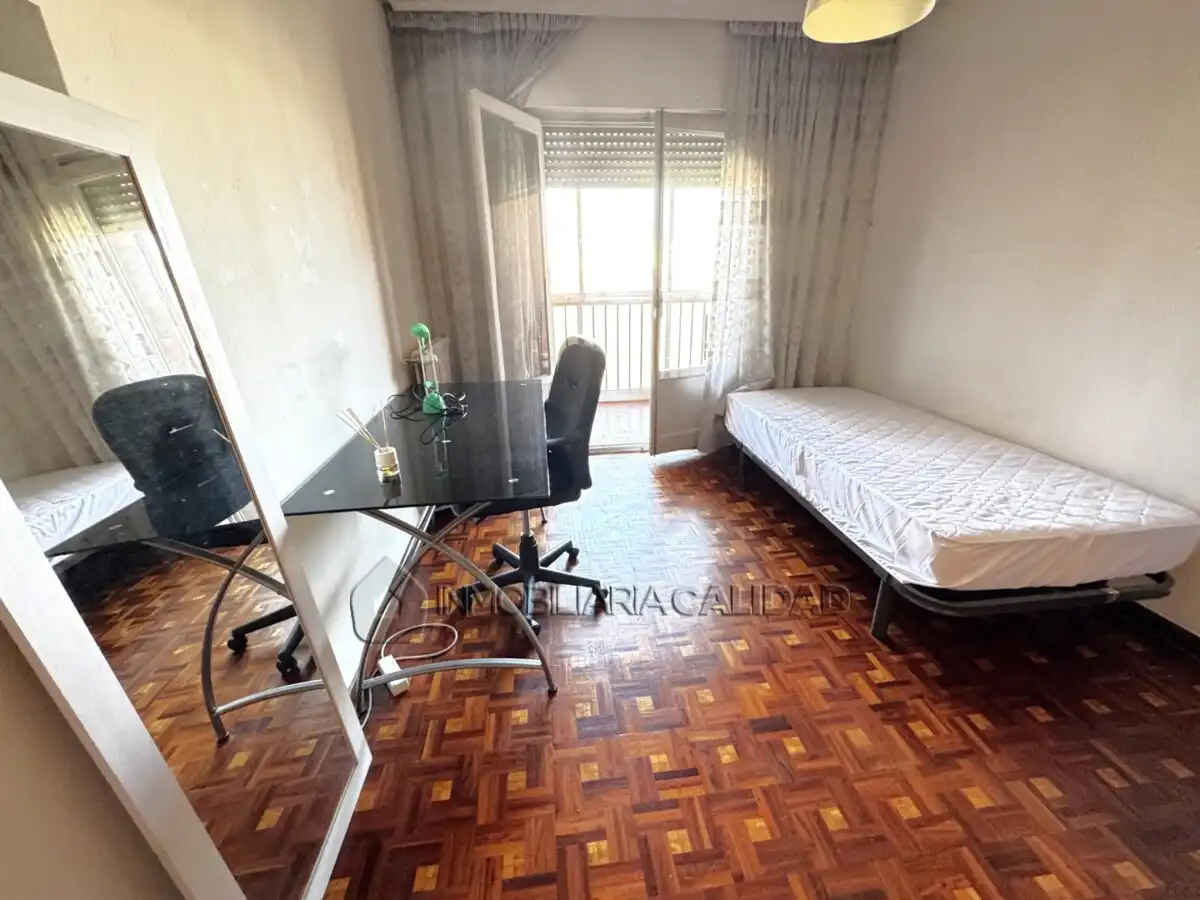 Bedroom of Flat for rent in Burgos  with Heating, Terrace and Furnished