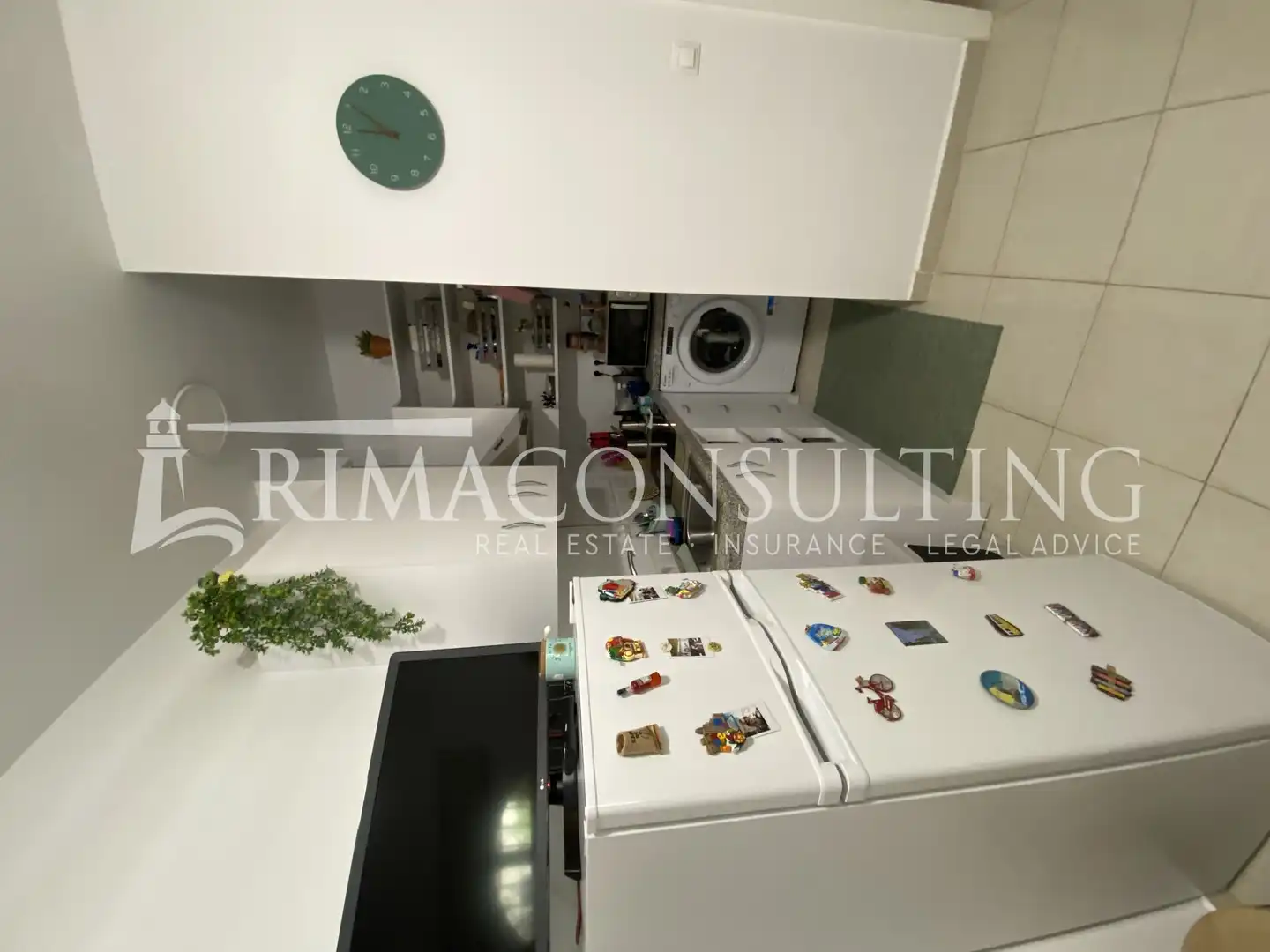 Küche von Erdgeschoss zum Verkauf in Marbella mit Klimaanlage, Privatgarten und Terrasse