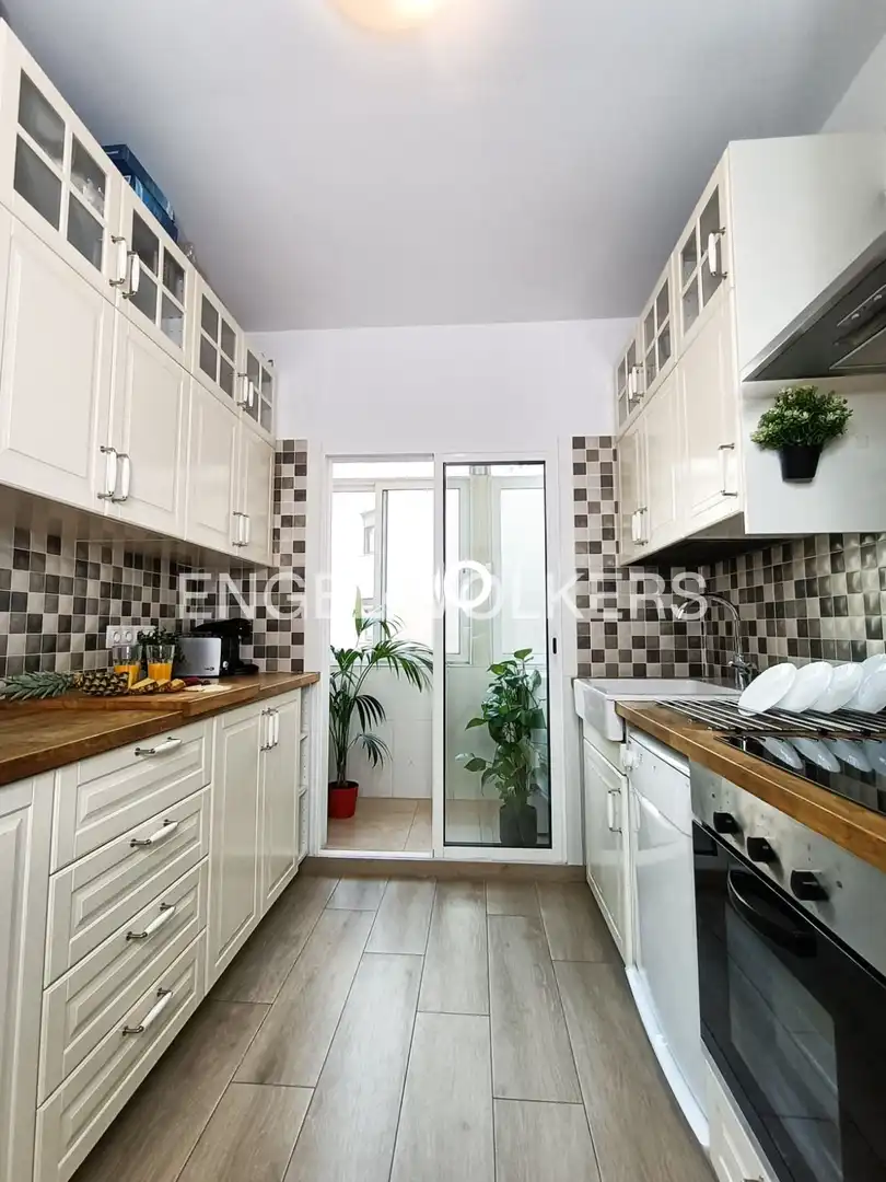 Cocina de Piso de alquiler en Barcelona con Aire acondicionado, Calefacción y Balcón