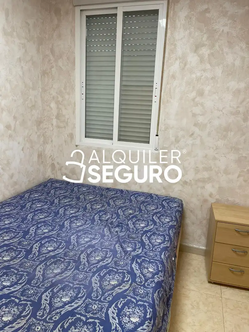 Bedroom of Flat for rent in Madrid  with Heating and Furnished