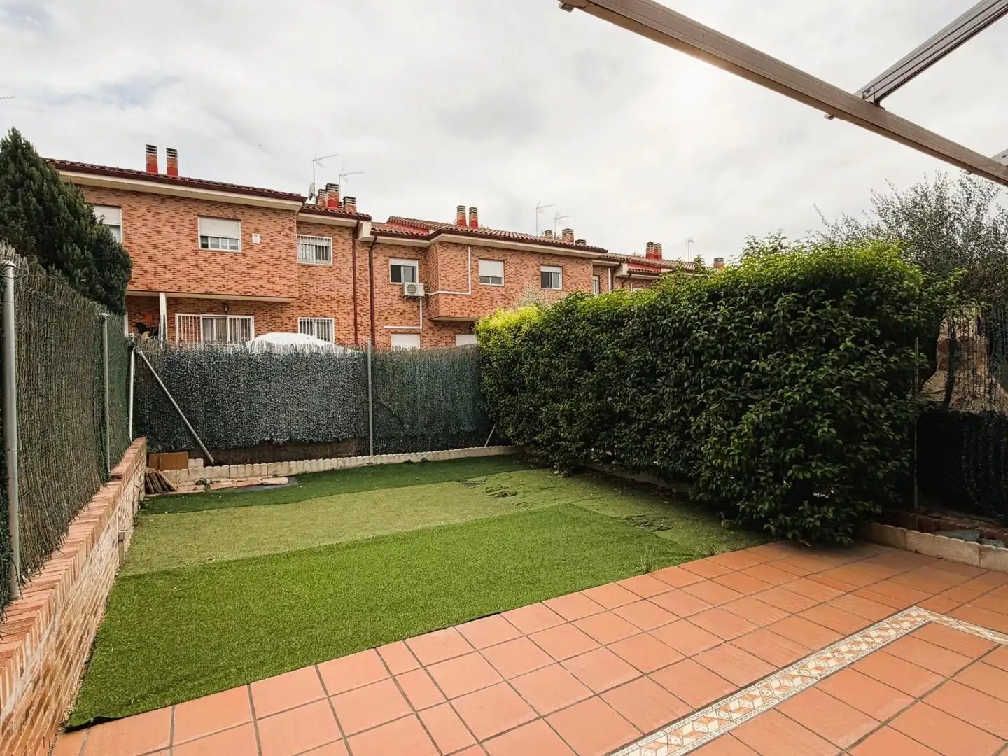 Adosado con jardín en venta en Los Villares