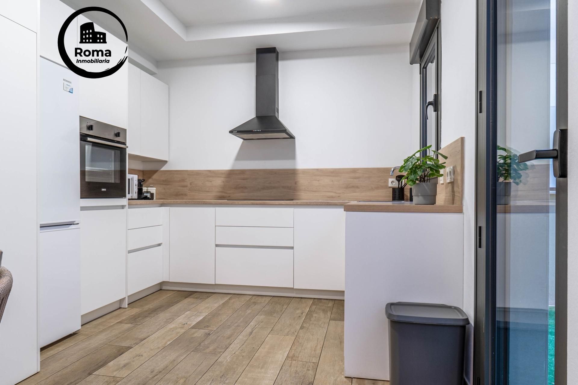 Kitchen of Flat for sale in  Granada Capital  with Air Conditioner, Heating and Private garden