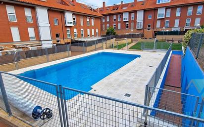 Swimming pool of Duplex for sale in Arroyomolinos (Madrid)  with Air Conditioner and Balcony