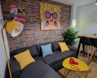 Sala d'estar de Apartament de lloguer en Roquetas de Mar amb Aire condicionat, Calefacció i Moblat