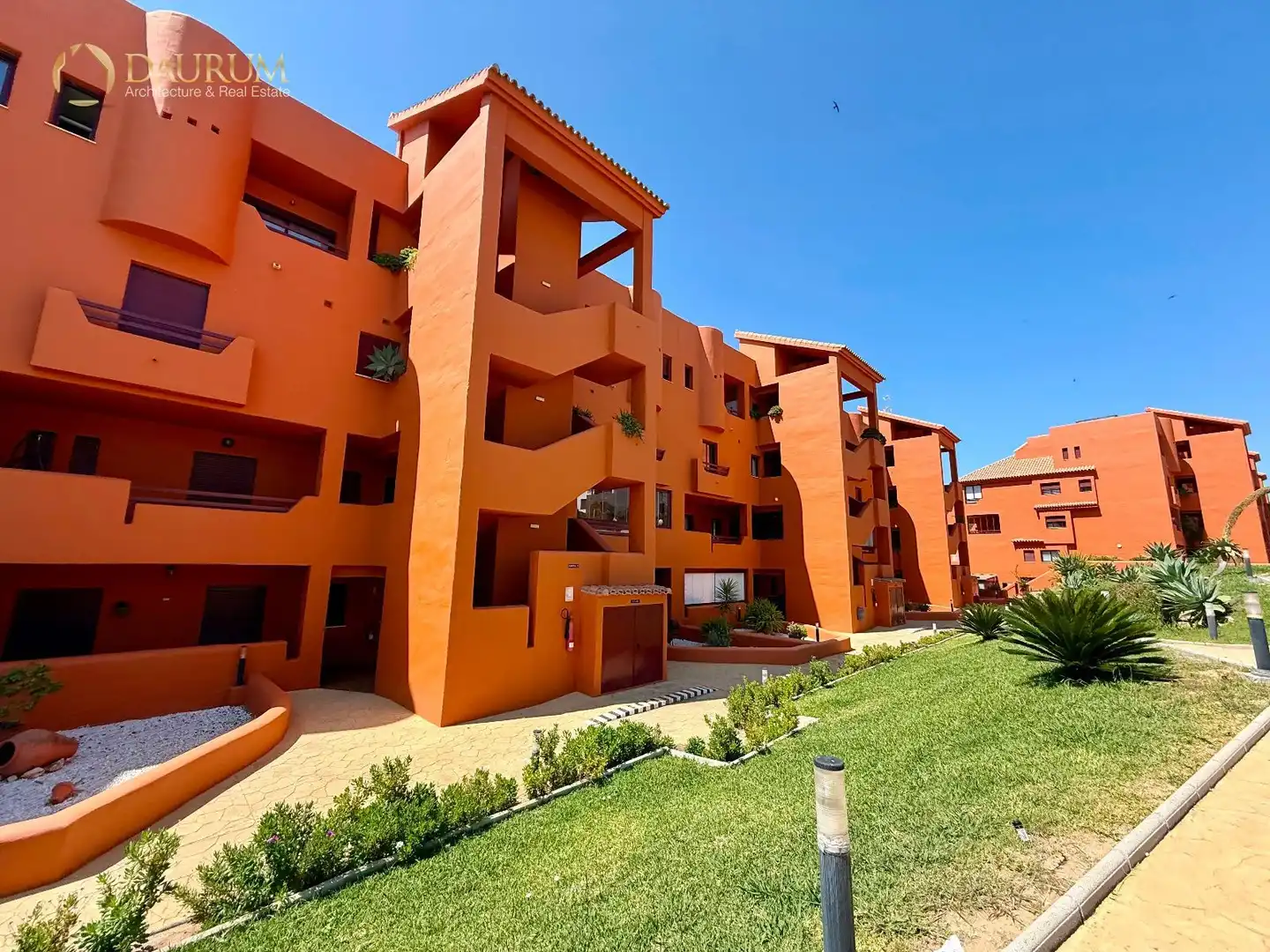 Vista exterior de Àtic en venda en Castilleja de la Cuesta amb Calefacció, Terrassa i Traster