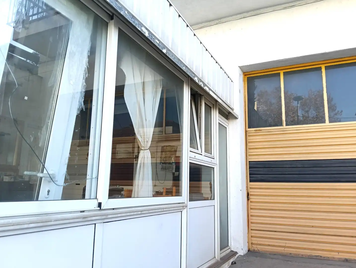 Vista exterior de Local en venda en Llançà amb Terrassa