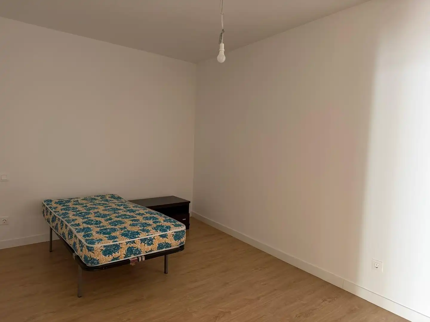 Habitación de Piso de alquiler en Pinto con Aire acondicionado, Calefacción y Amueblado