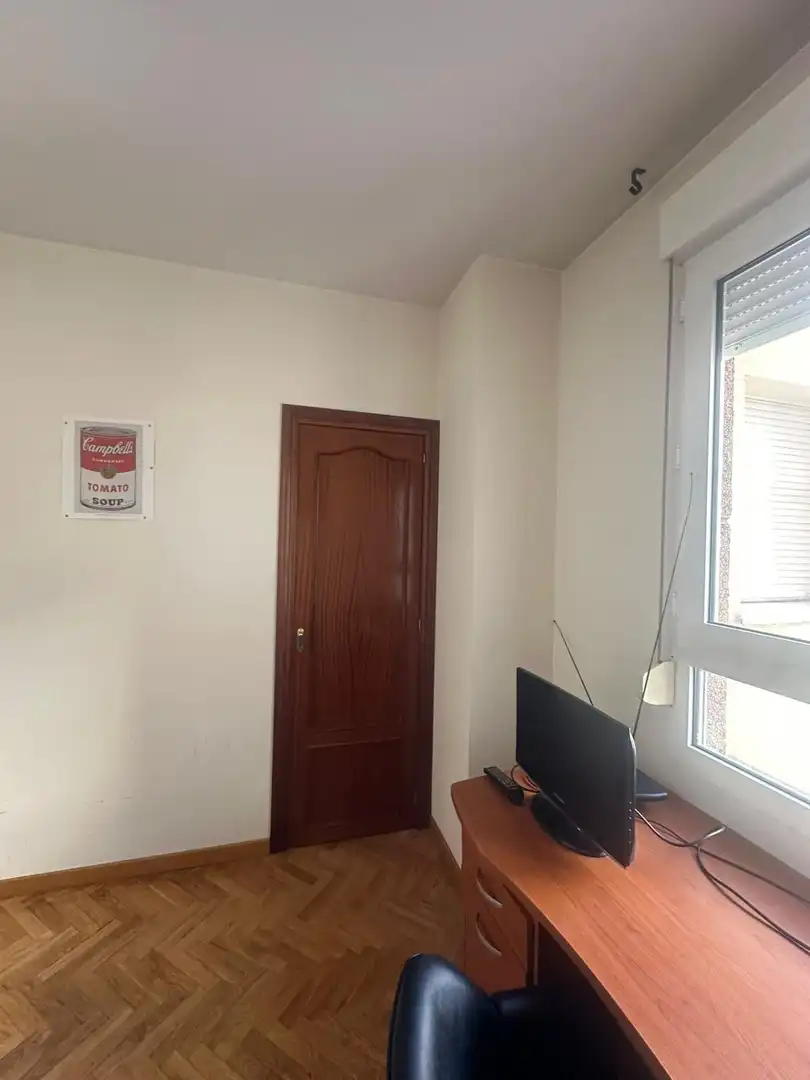 Habitación de Piso en venta en León Capital  con Calefacción, Terraza y TV