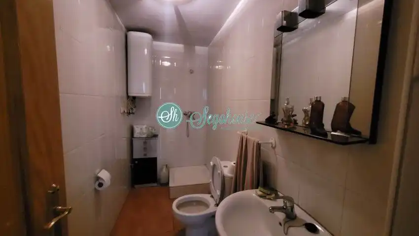 Bathroom of Industrial buildings for sale in Segovia