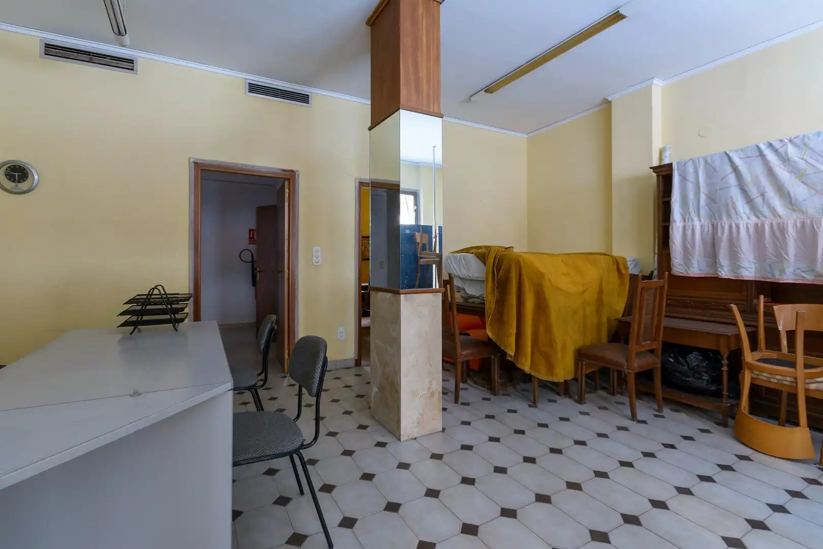 Ground floor for sale in Gandia  with Air Conditioner and Terrace
