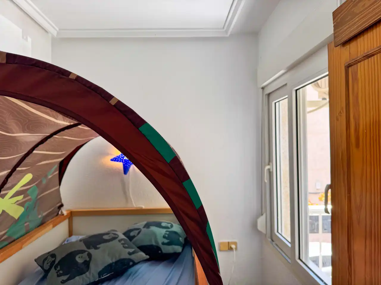 Habitación de Apartamento en venta en Torrevieja con Aire acondicionado, Calefacción y Terraza