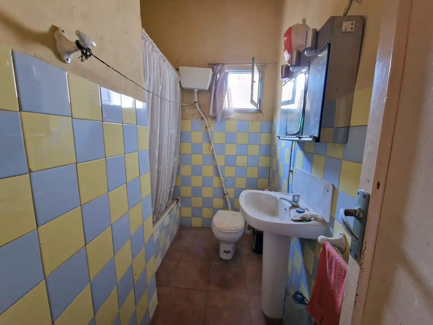 Bany de Casa o xalet en venda en L'Alcúdia de Crespins amb Jardí privat i Terrassa