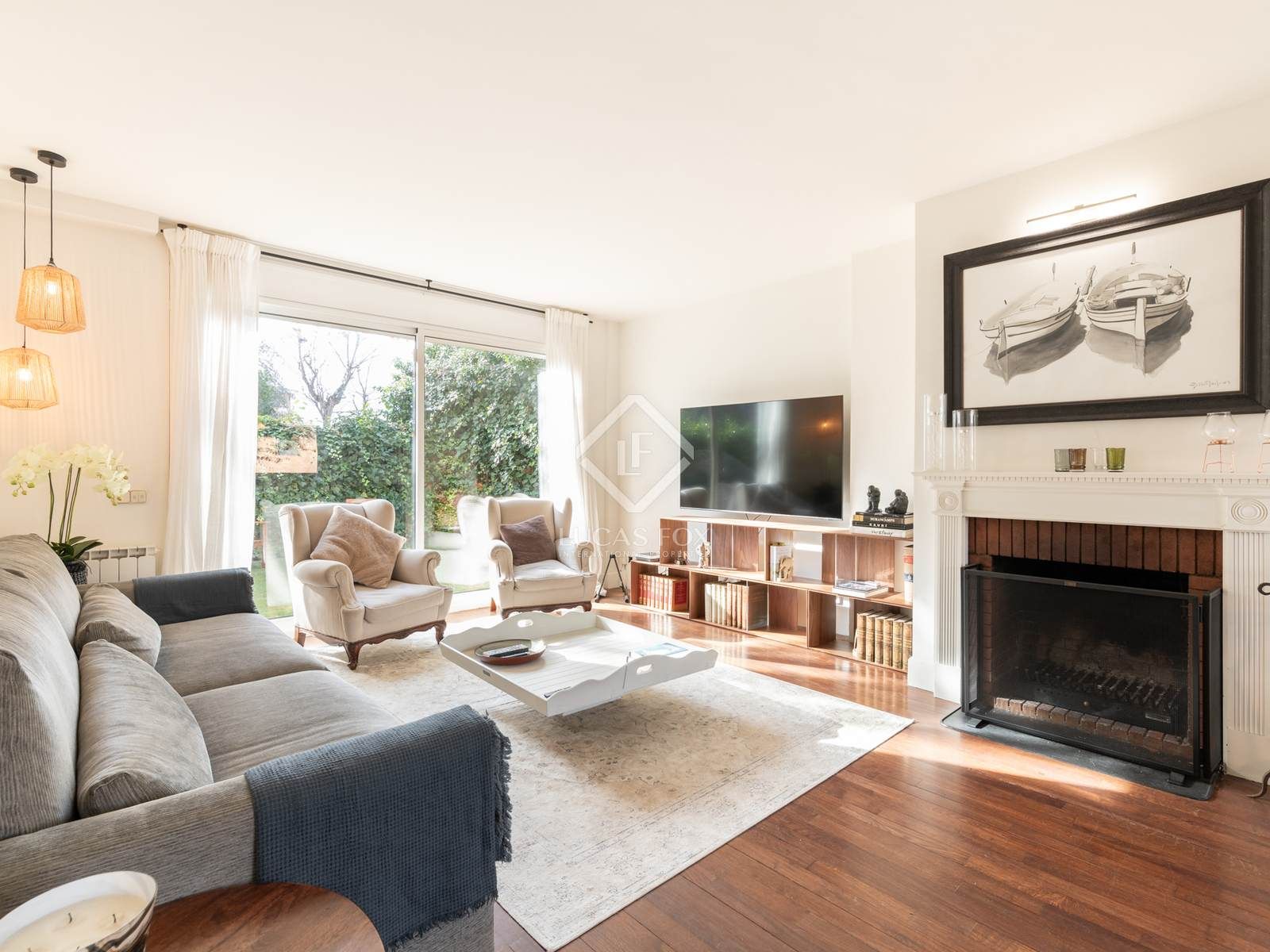 Sala d'estar de Casa o xalet en venda en Sant Cugat del Vallès amb Aire condicionat, Calefacció i Jardí privat