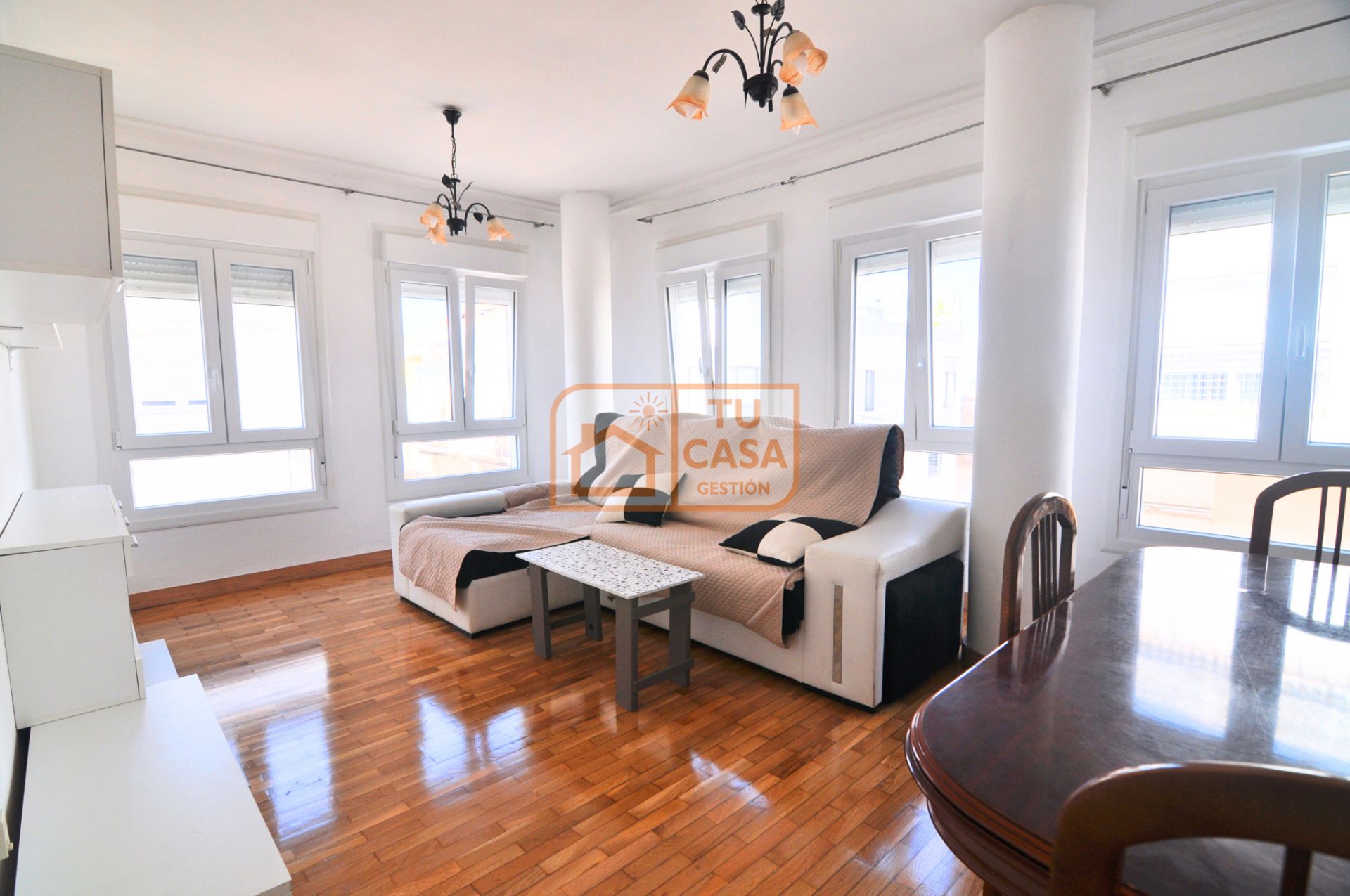 Living room of Flat to rent in Cáceres Capital  with Air Conditioner, Heating and Parquet flooring