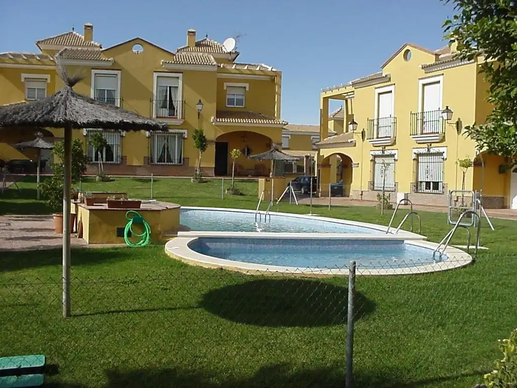 Casa aparellada amb terrassa en venda a Vistahermosa - Fuentebravía, imagen 29