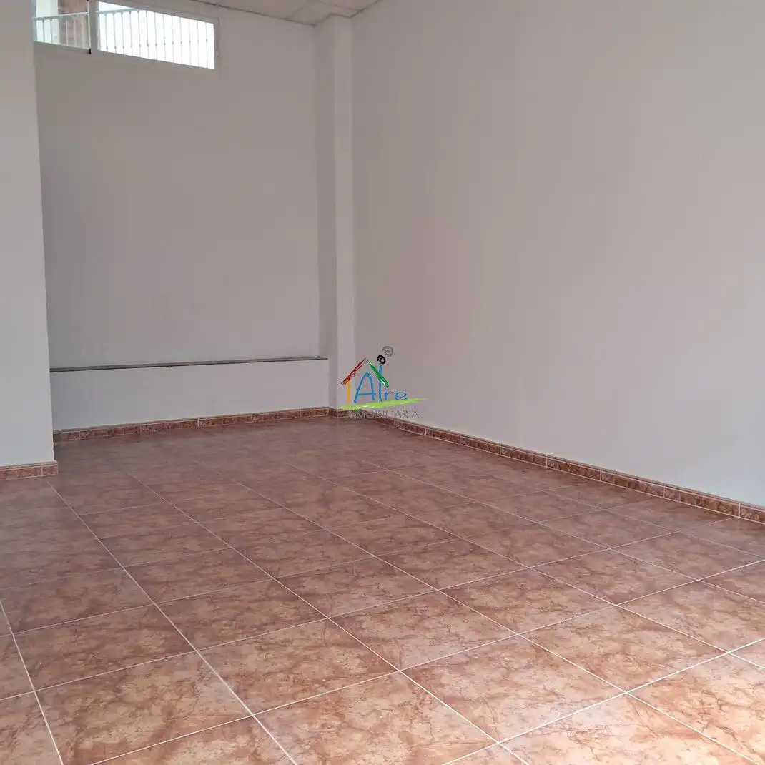 Locale commerciale in vendita a Pilas, imagen 2