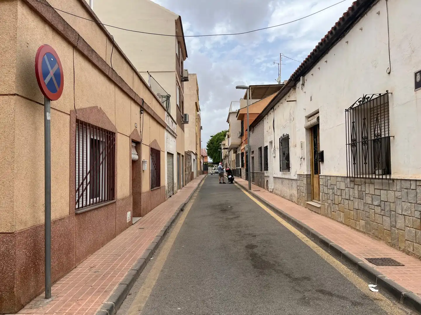 Vista exterior de Casa adosada en venda en Cartagena amb Traster