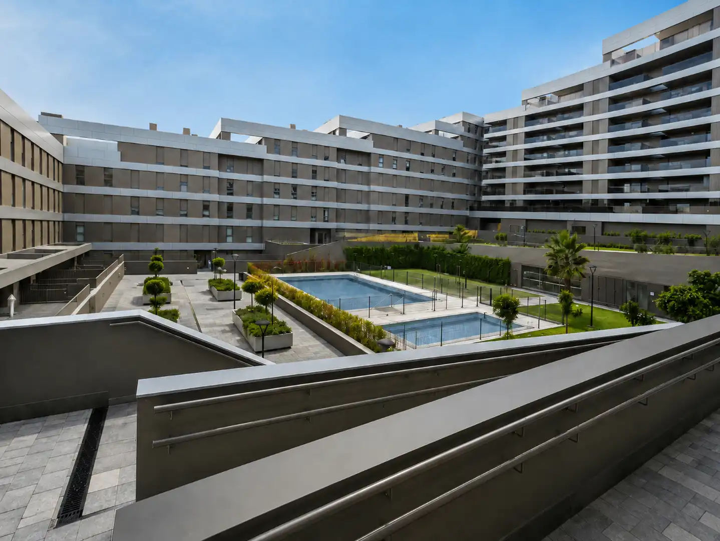Swimming pool of Flat for rent in Tomares  with Air Conditioner, Heating and Terrace