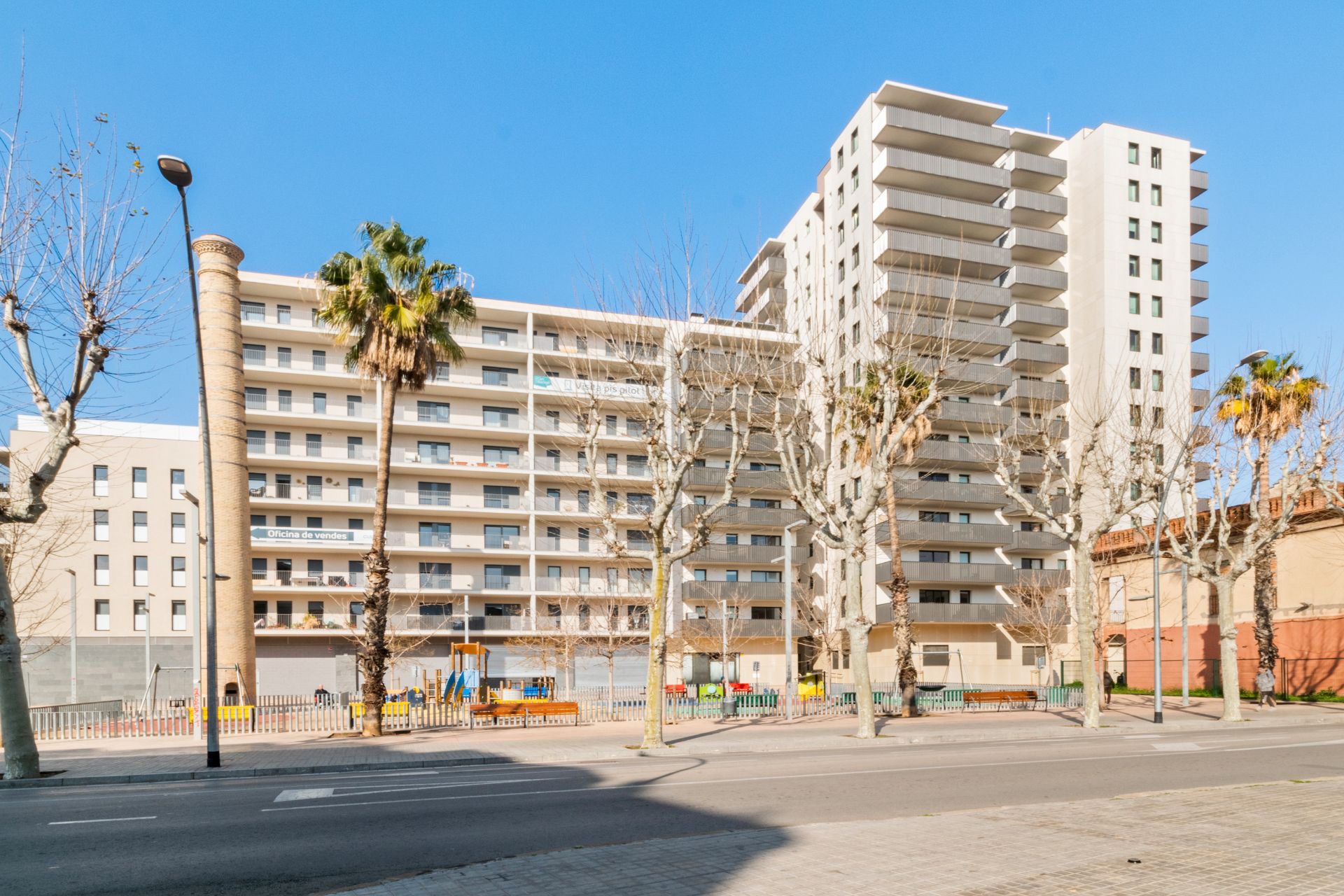 Exterior view of Flat to rent in L'Hospitalet de Llobregat  with Oven, Washing machine and Community pool