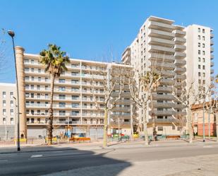 Exterior view of Flat to rent in L'Hospitalet de Llobregat  with Oven, Washing machine and Community pool