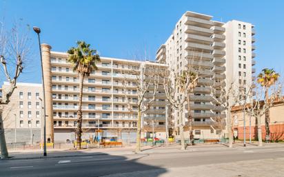 Vista exterior de Pis de lloguer en L'Hospitalet de Llobregat amb Forn, Rentadora i Piscina comunitària