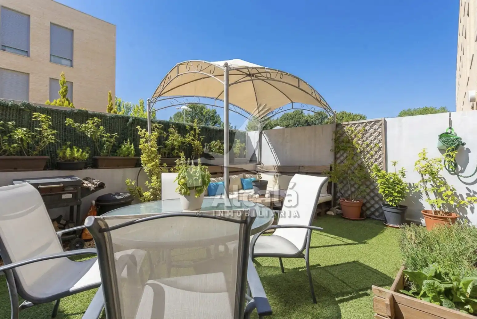Terrasse von Wohnung zum Verkauf in Villalbilla mit Klimaanlage, Heizung und Terrasse