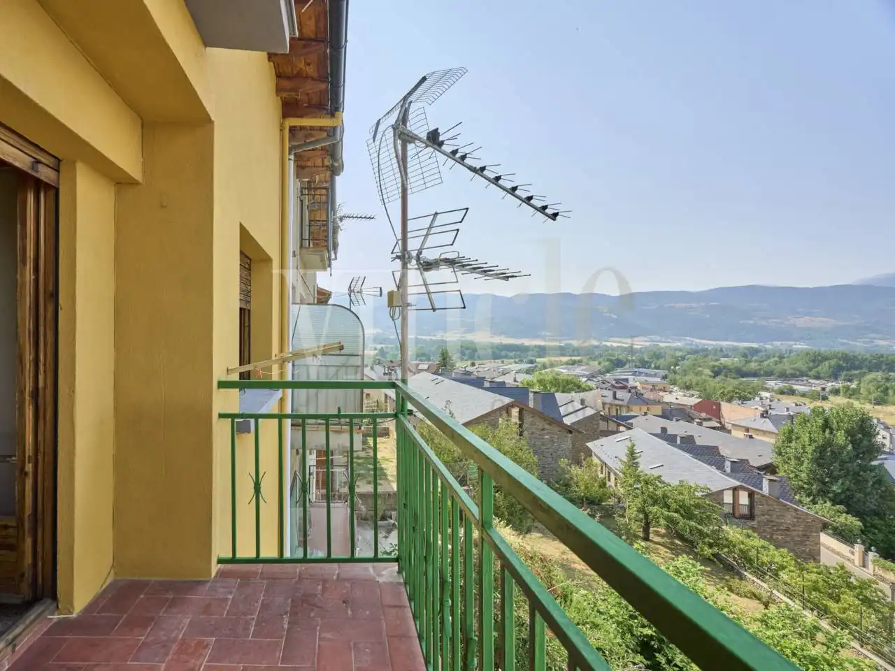 Terrassa de Apartament en venda en Puigcerdà amb Calefacció, Parquet i Terrassa
