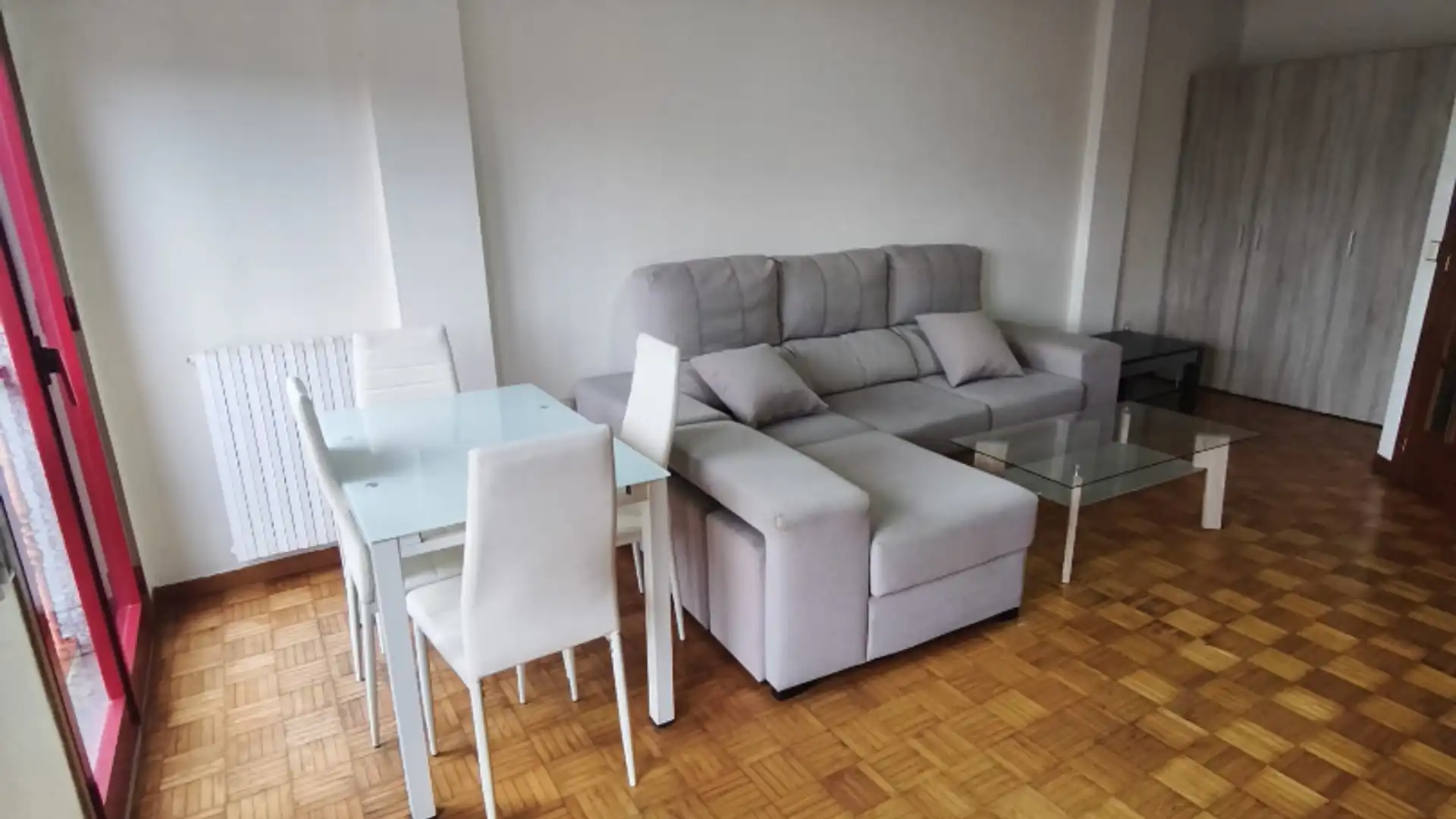 Wohnzimmer von Wohnung zum Verkauf in Ourense Capital  mit Heizung, Parkett und Möbliert