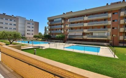 Swimming pool of Flat for sale in Salou