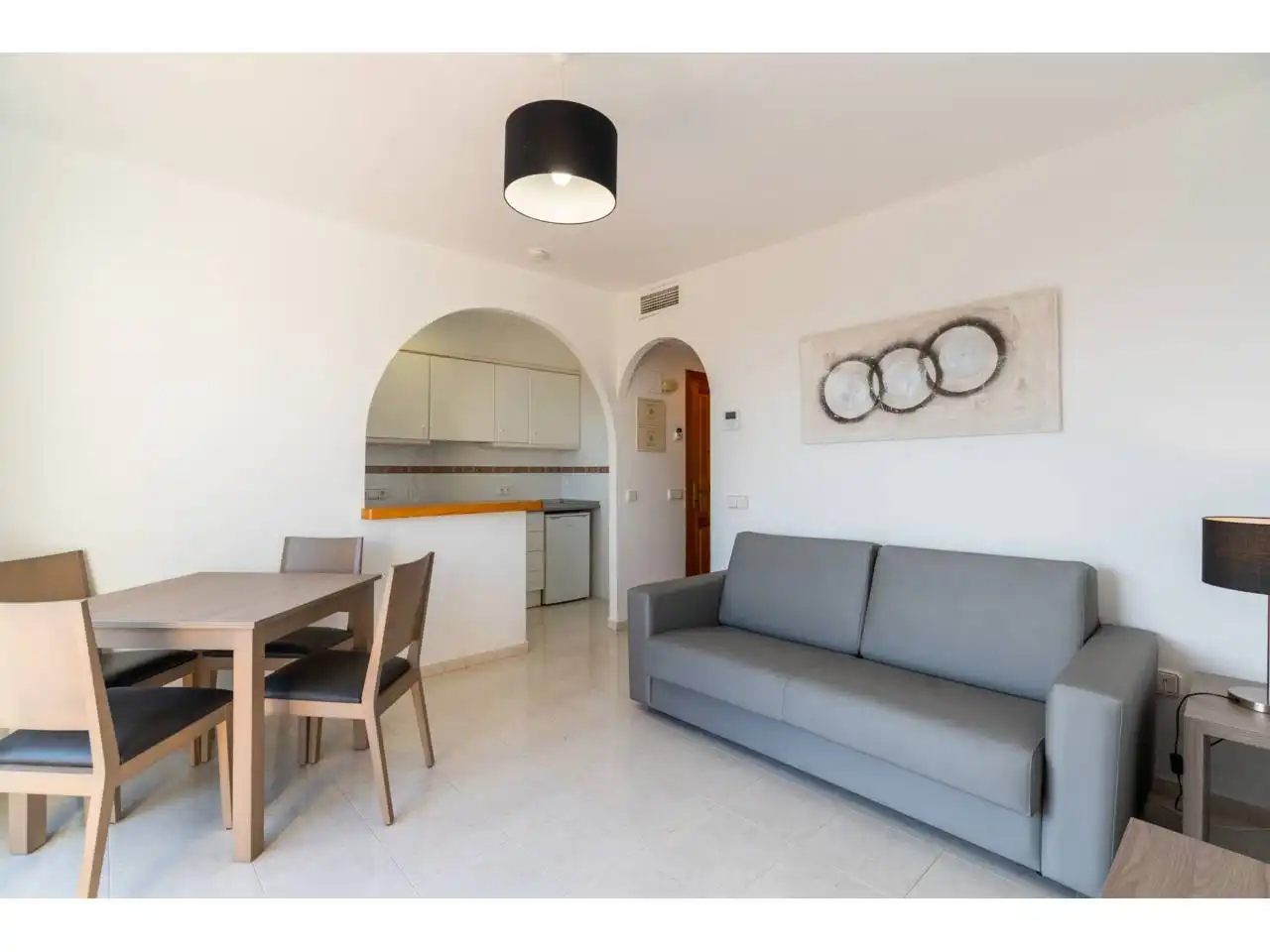 Wohnzimmer von Einfamilien-Reihenhaus zum Verkauf in Calpe / Calp mit Klimaanlage, Terrasse und Möbliert
