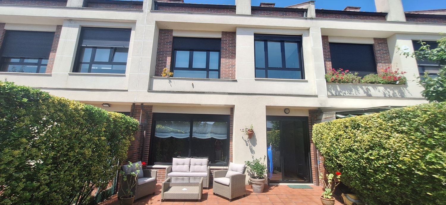 Exterior view of House or chalet for sale in Gijón   with Terrace and Swimming Pool