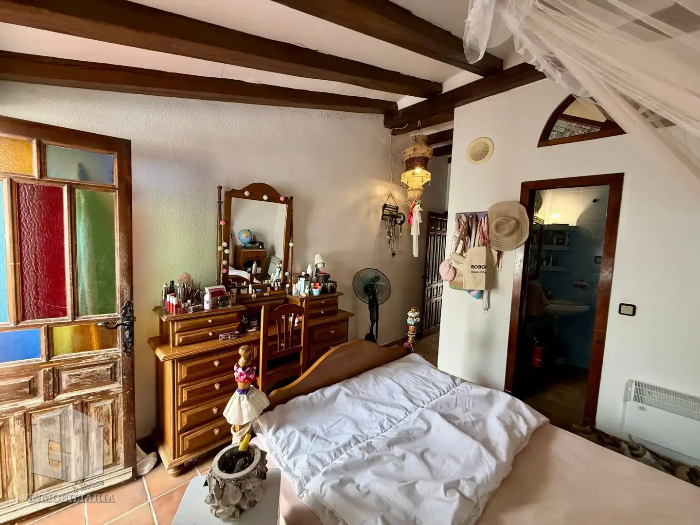 Dormitori de Finca rústica en venda en Villa del Prado amb Calefacció, Jardí privat i Traster