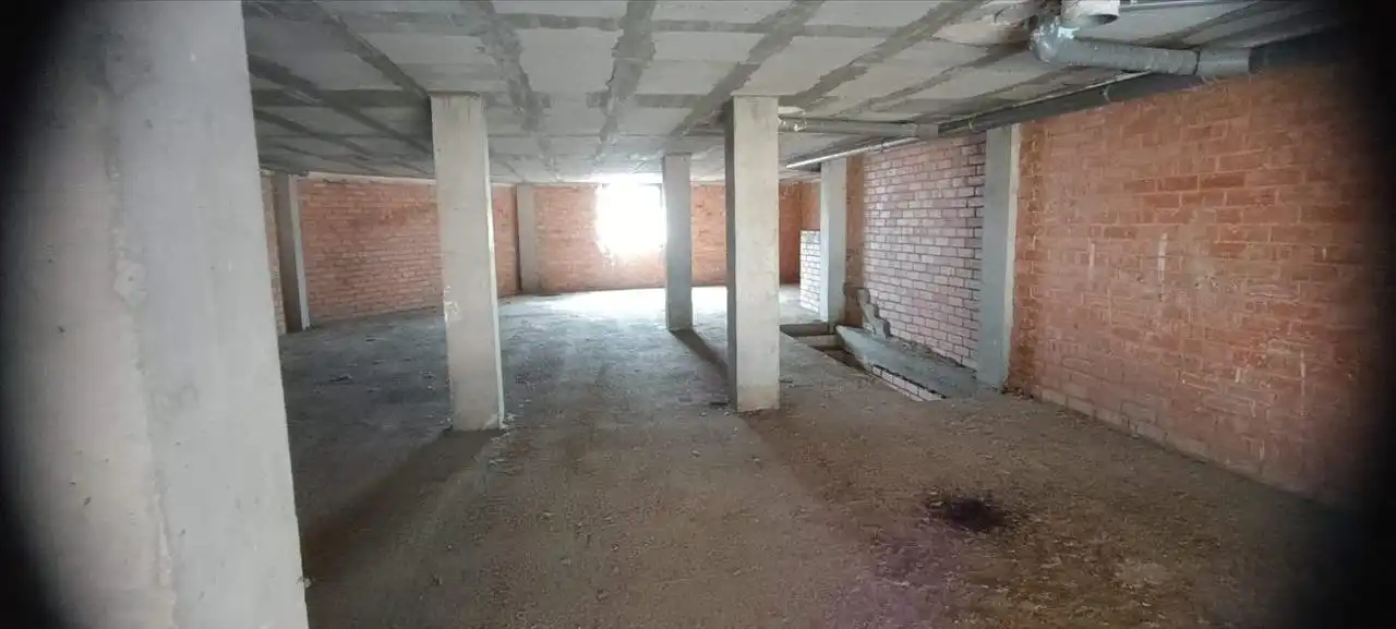 Locale commerciale in vendita a Guillem De Rossello