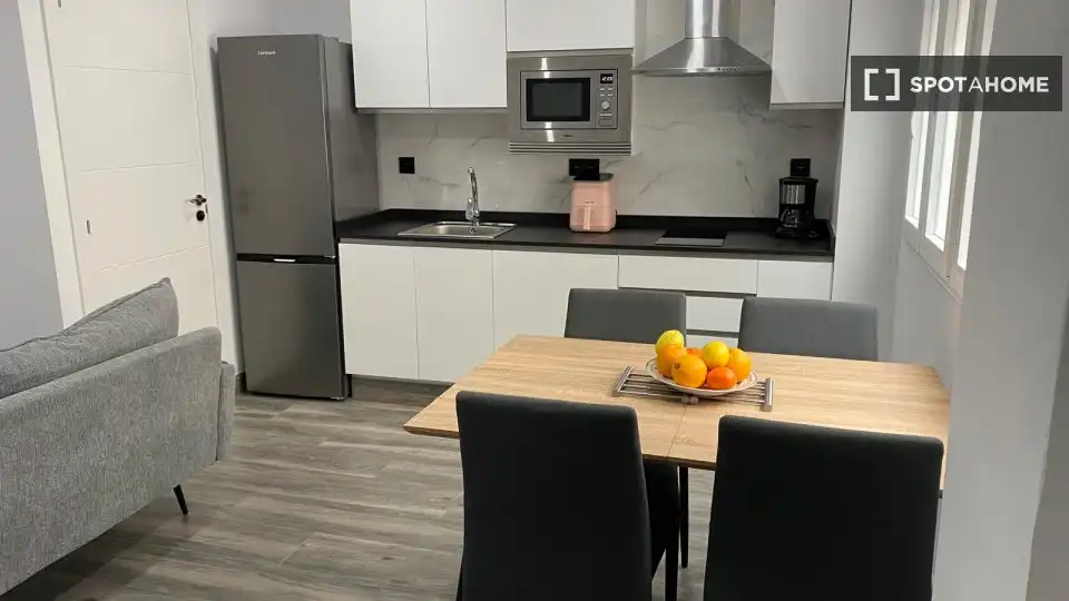 Habitació a Penya - Roja - Avda. Francia
