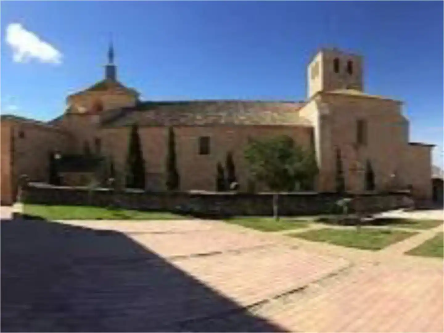 Vista exterior de Pis de lloguer en Belmonte amb Jardí privat