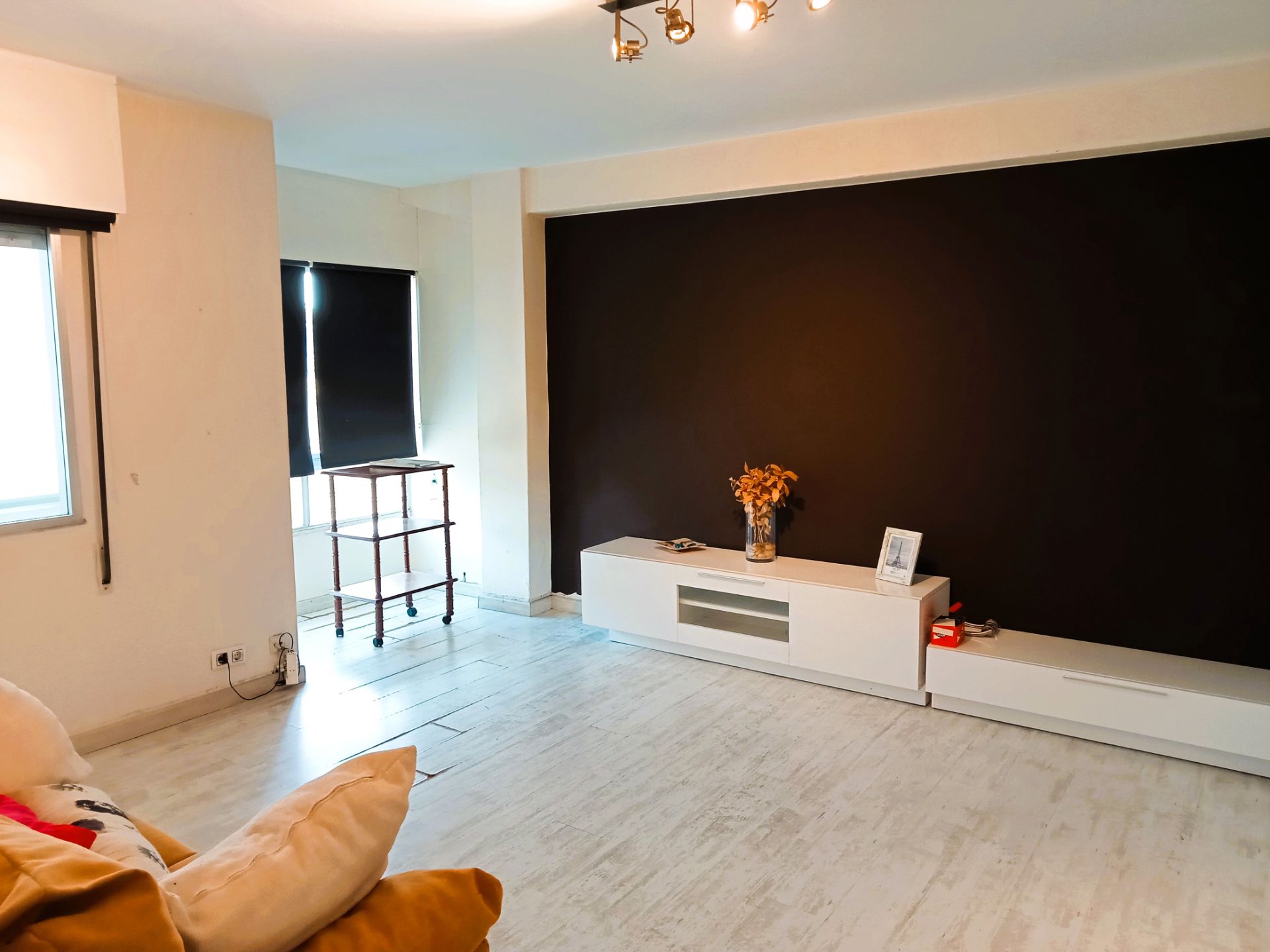 Living room of Flat for sale in Pontedeume  with Parquet flooring, Terrace and Furnished