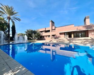 Piscina de Casa o xalet en venda en Elche / Elx amb Aire condicionat, Jardí privat i Parquet