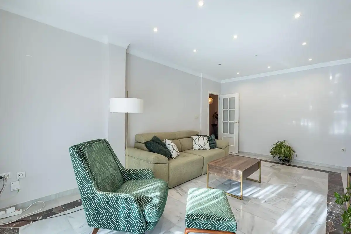 Sala de estar de Casa adosada en venta en Motril con Terraza y Alarma