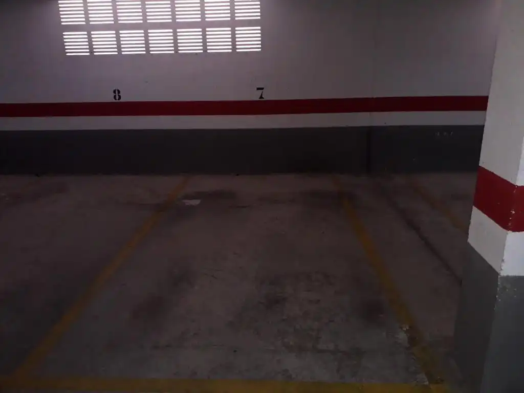 Parkplatz von Garage zum Verkauf in Paterna