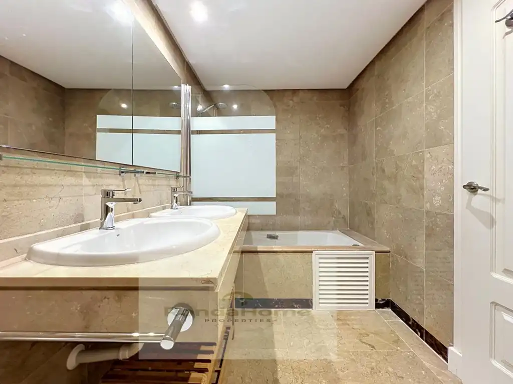 Badezimmer von Wohnung zur Miete in Manilva mit Terrasse