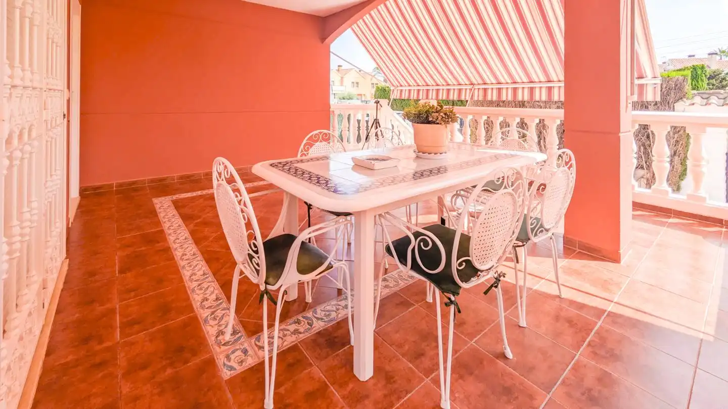 Terrassa de Casa o xalet en venda en Elche / Elx amb Aire condicionat, Jardí privat i Terrassa