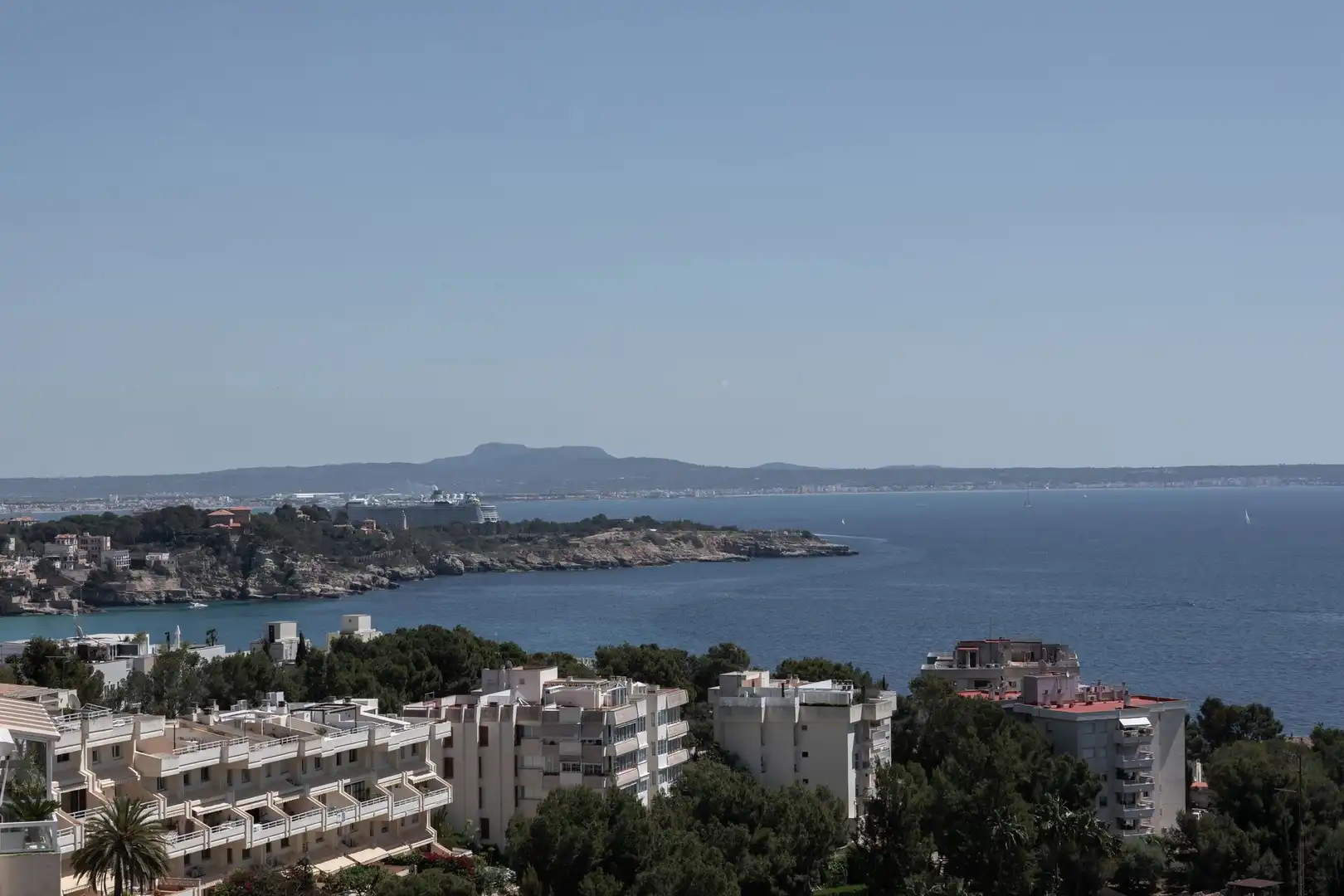 Vista exterior de Apartament en venda en Calvià amb Terrassa i Balcó