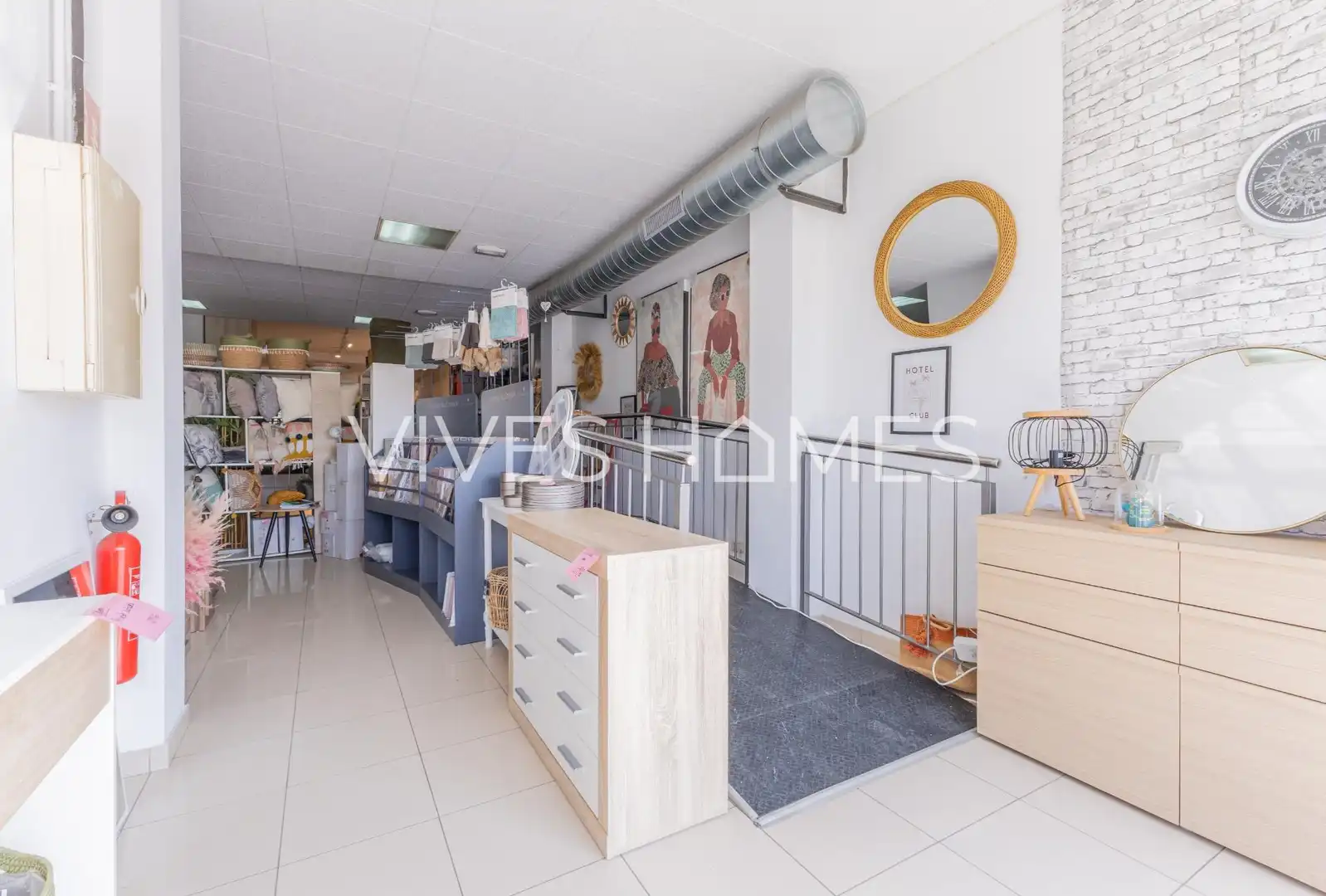 Local commercial à vendre à de la Platja Cassà, imagen 2