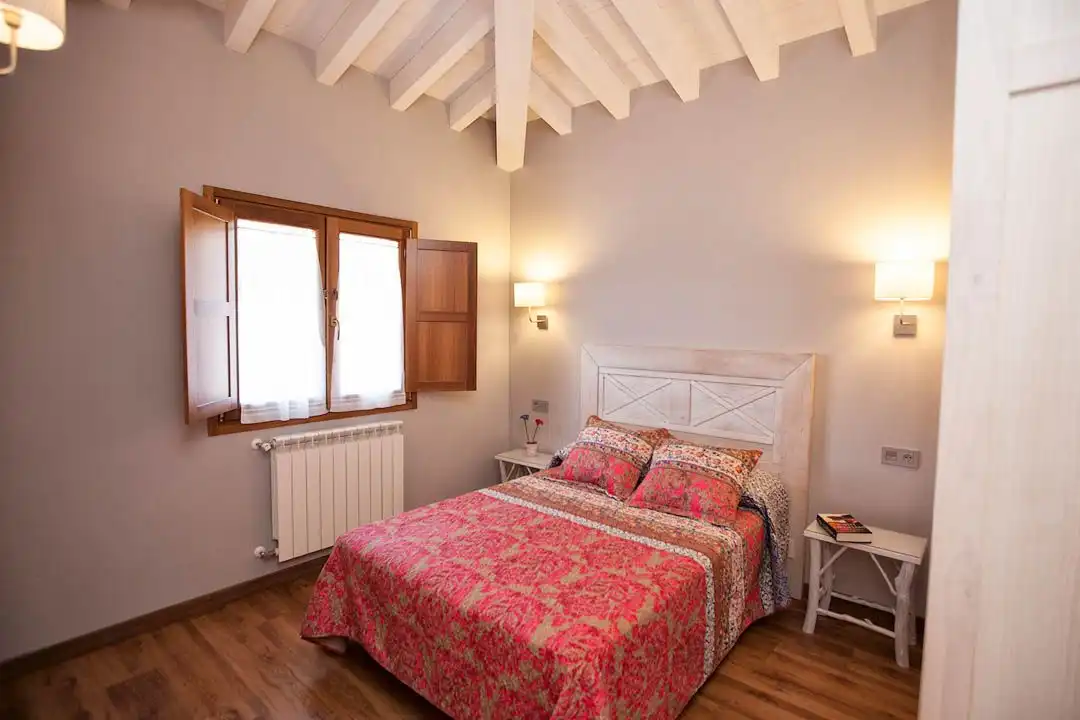 Habitación de Casa o chalet en venta en Parres con Jardín privado, Trastero y Piscina