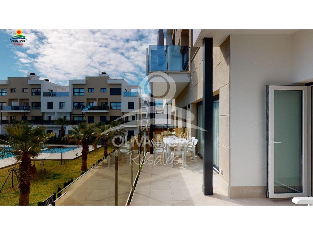 Terrassa de Apartament en venda en Oliva amb Calefacció, Terrassa i Piscina comunitària
