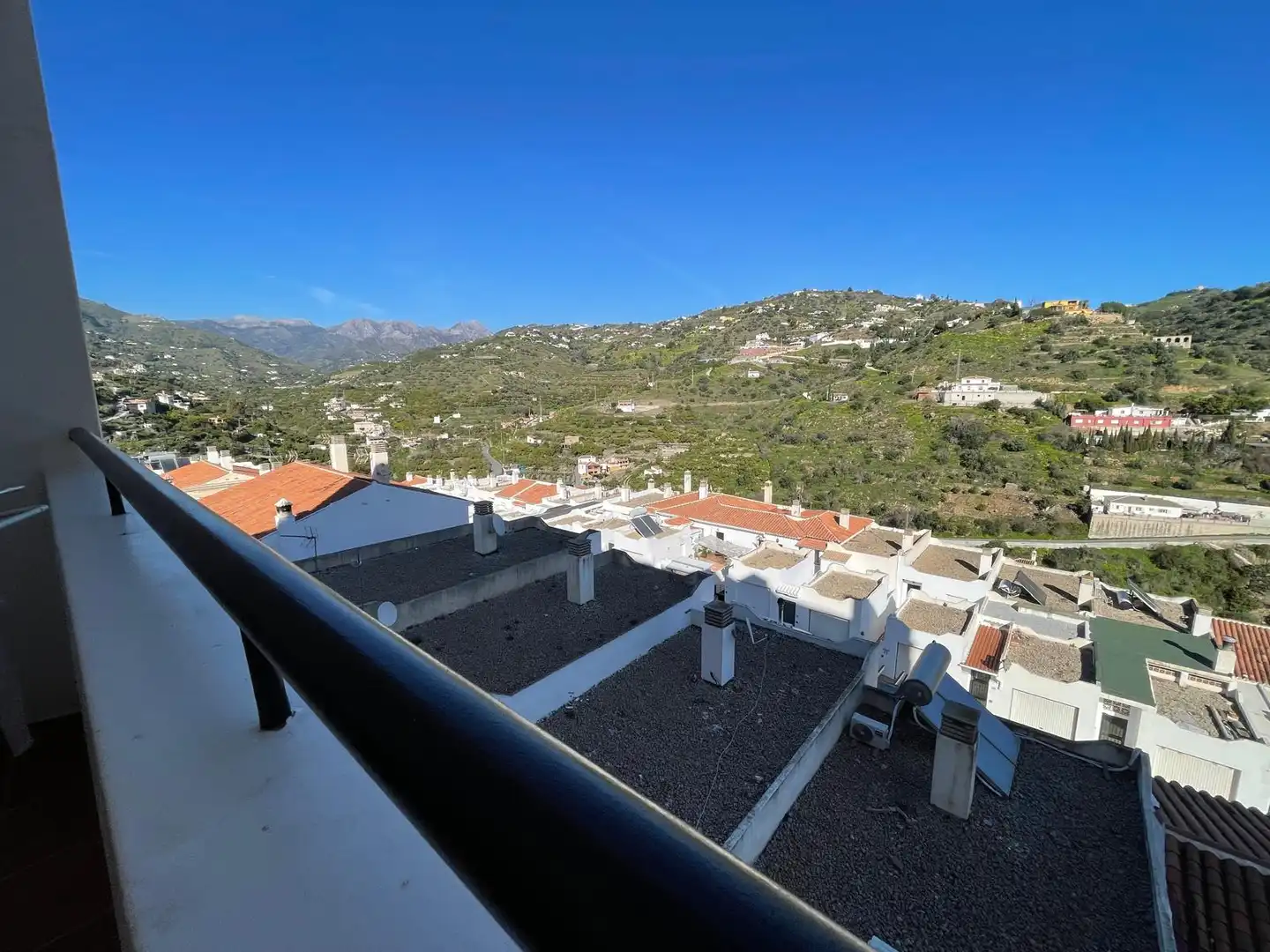 Vista exterior de Piso en venta en Torrox con Terraza, Trastero y Piscina