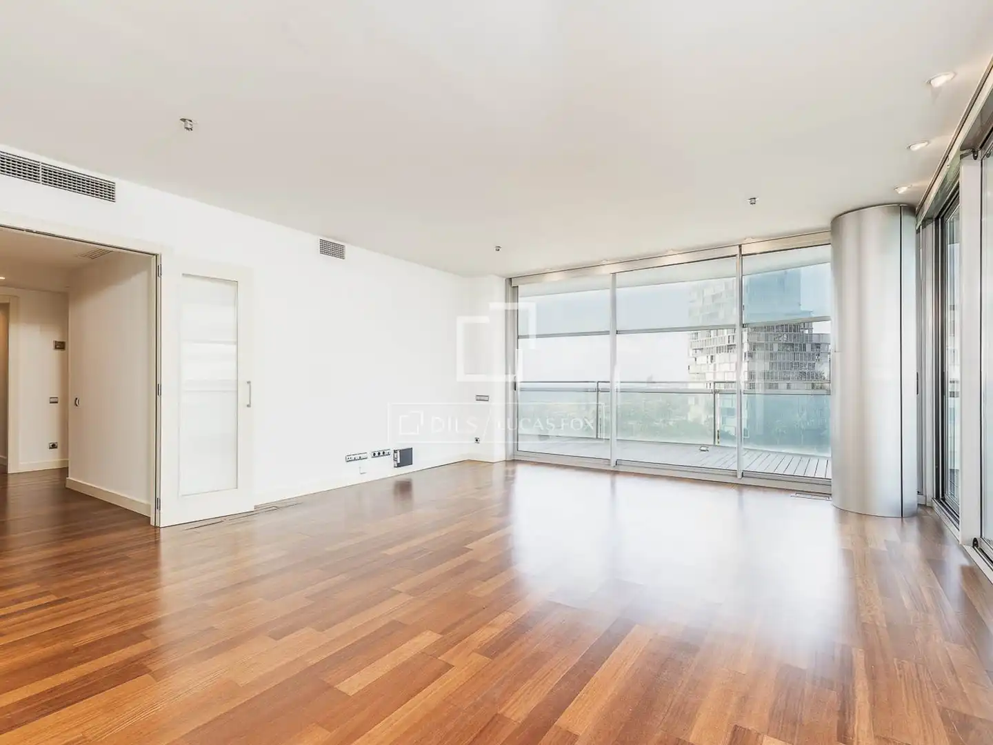 Vista exterior de Piso en venta en Barcelona con Aire acondicionado, Calefacción y Jardín privado