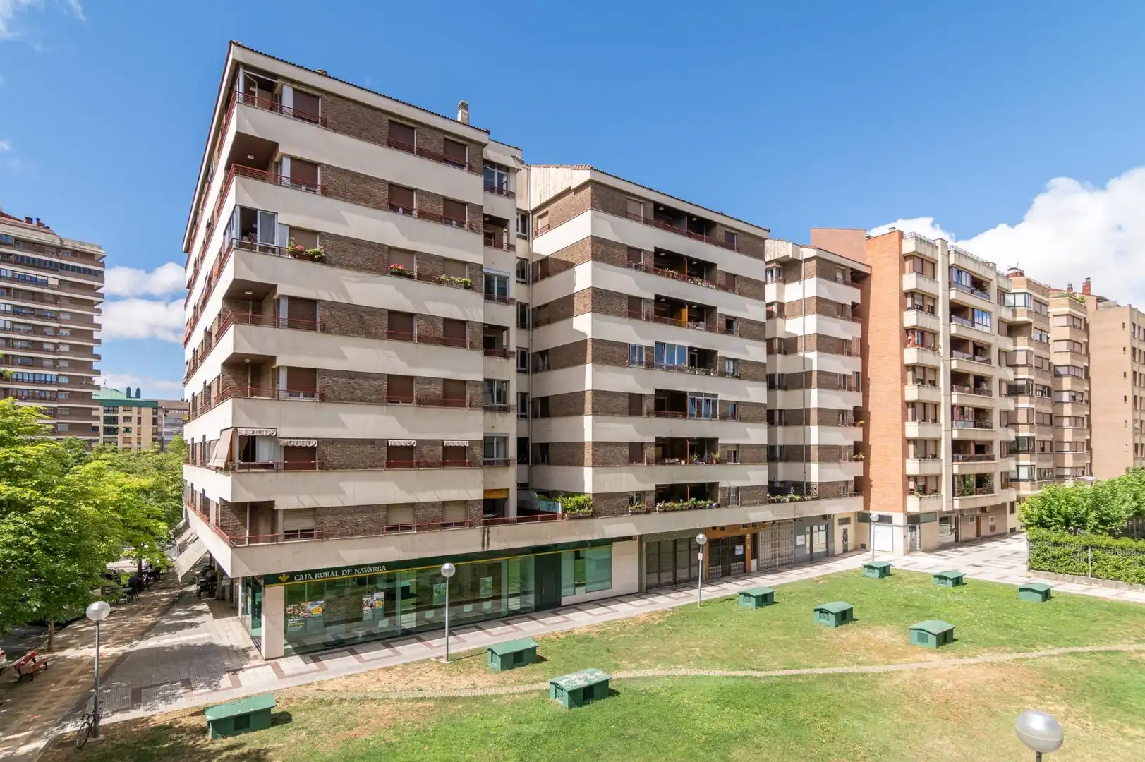 Vista exterior de Pis en venda en  Pamplona / Iruña amb Parquet, Terrassa i Balcó