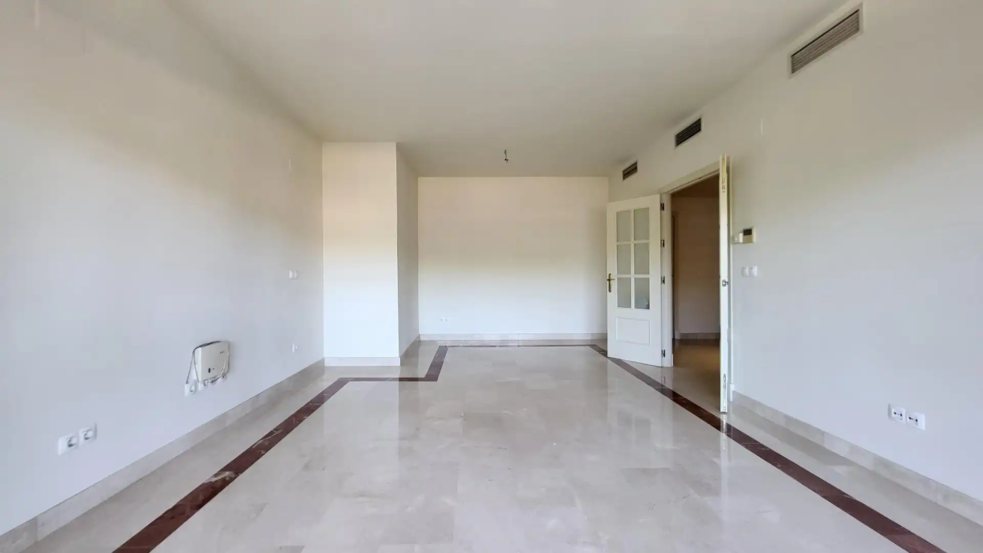 Apartamento con terraza en venta en Nueva Andalucía, imagen 25