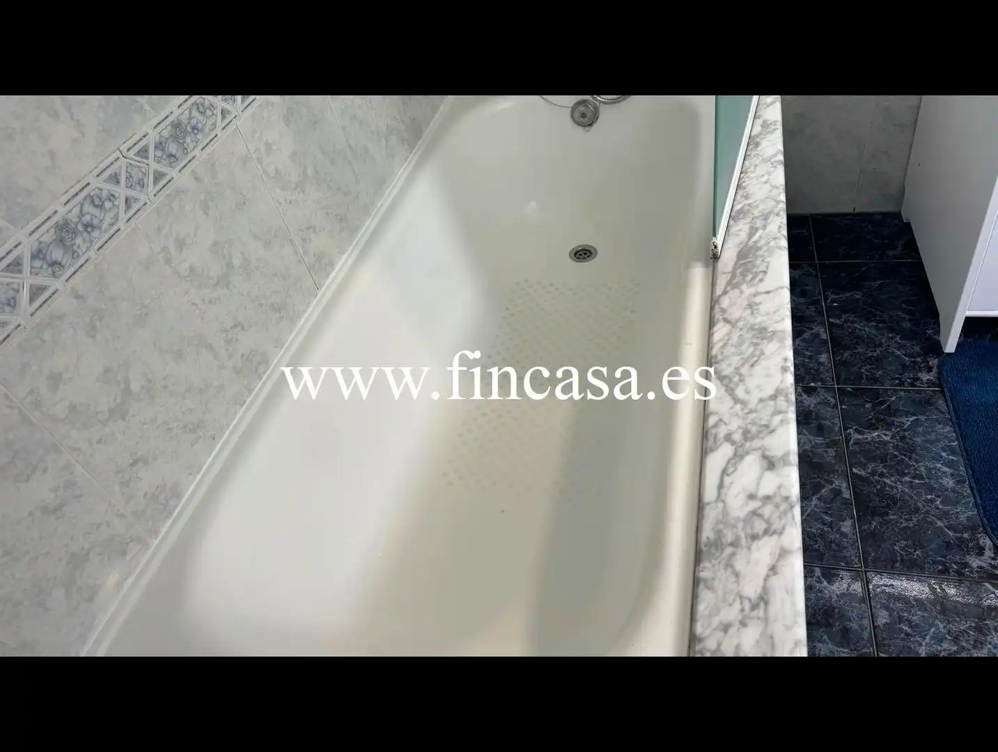 Baño de Casa o chalet de alquiler en Vigo  con Calefacción, Jardín privado y Parquet